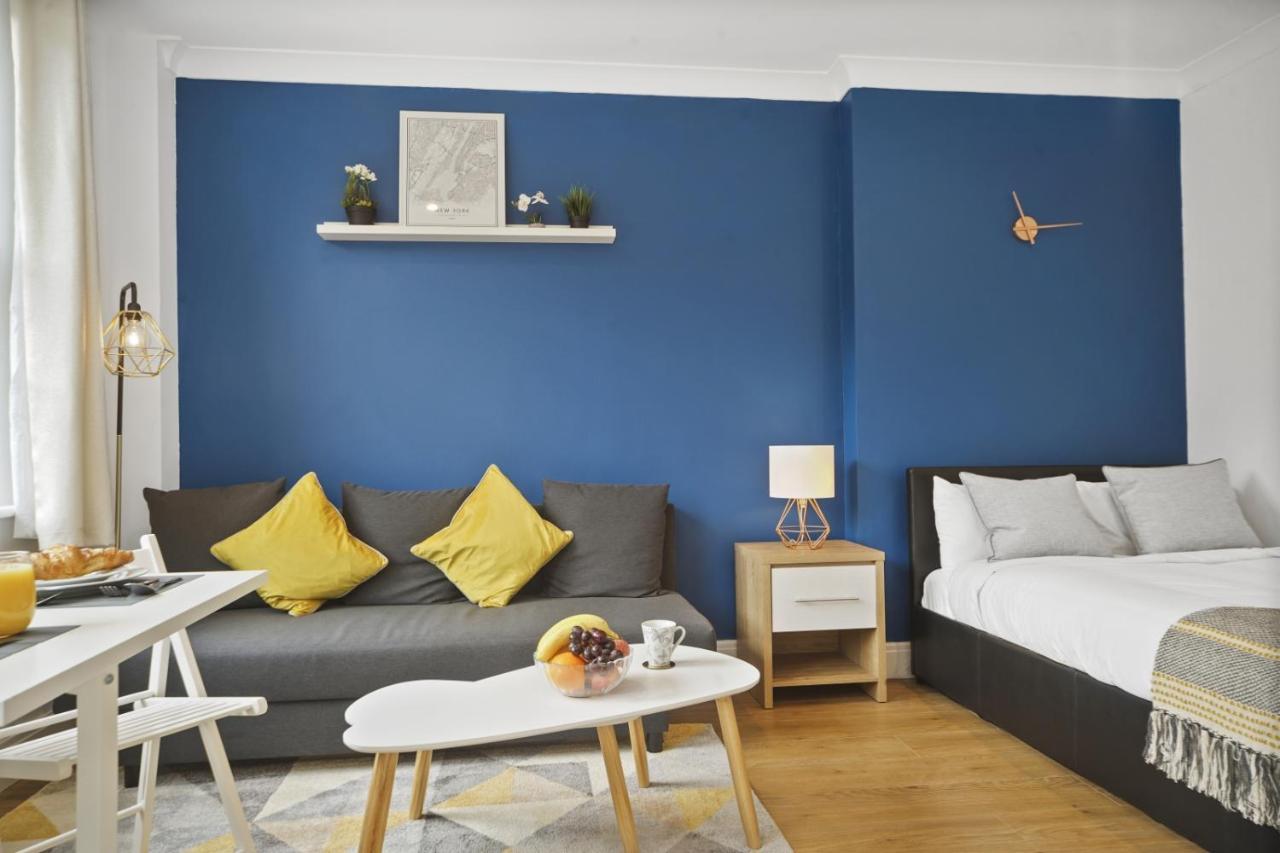 Studio Apartment By Homely Stays Лондон Экстерьер фото
